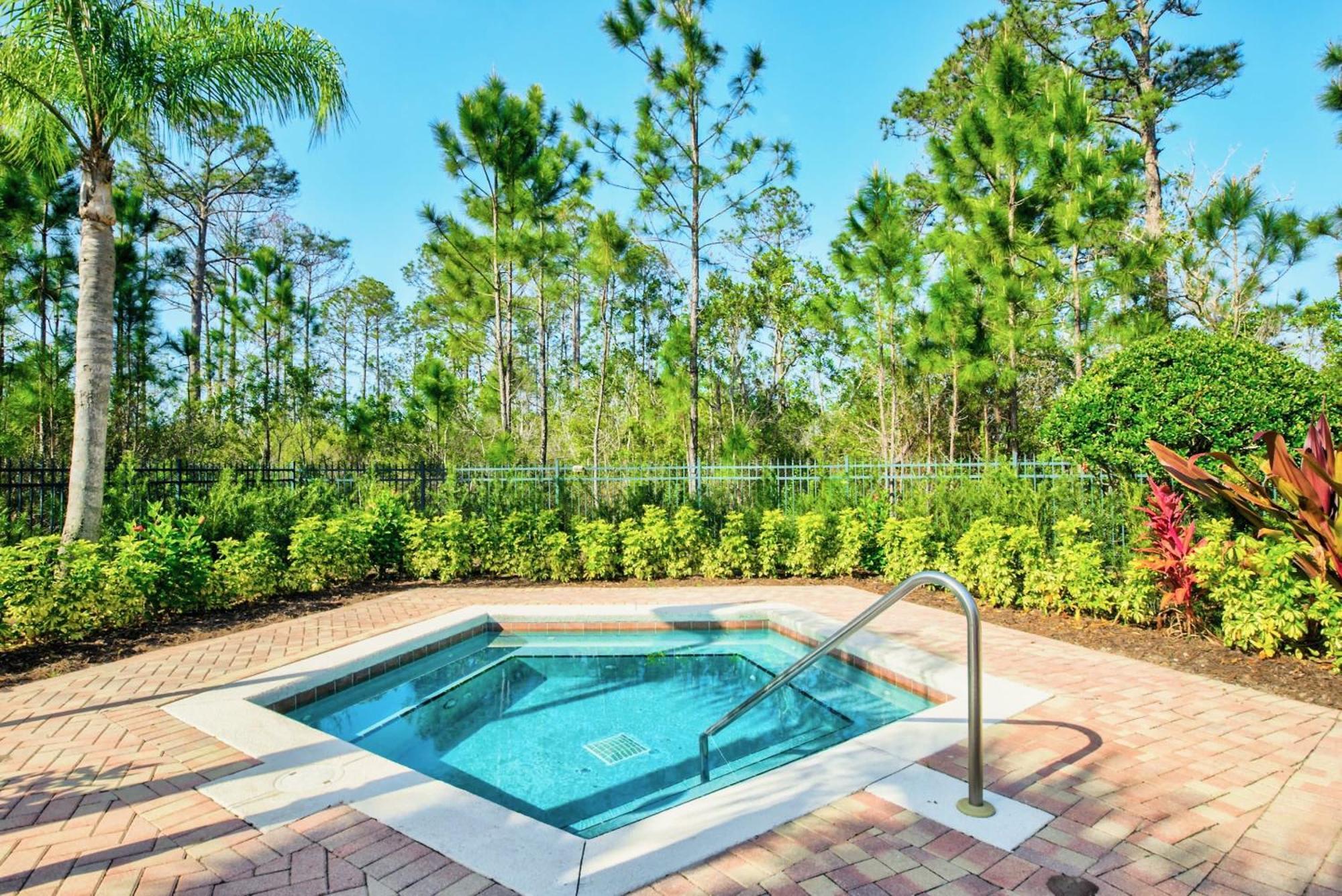 Spacious 2Br Condo With Pool & Hot Tub, Near Disney! Orlando Dış mekan fotoğraf