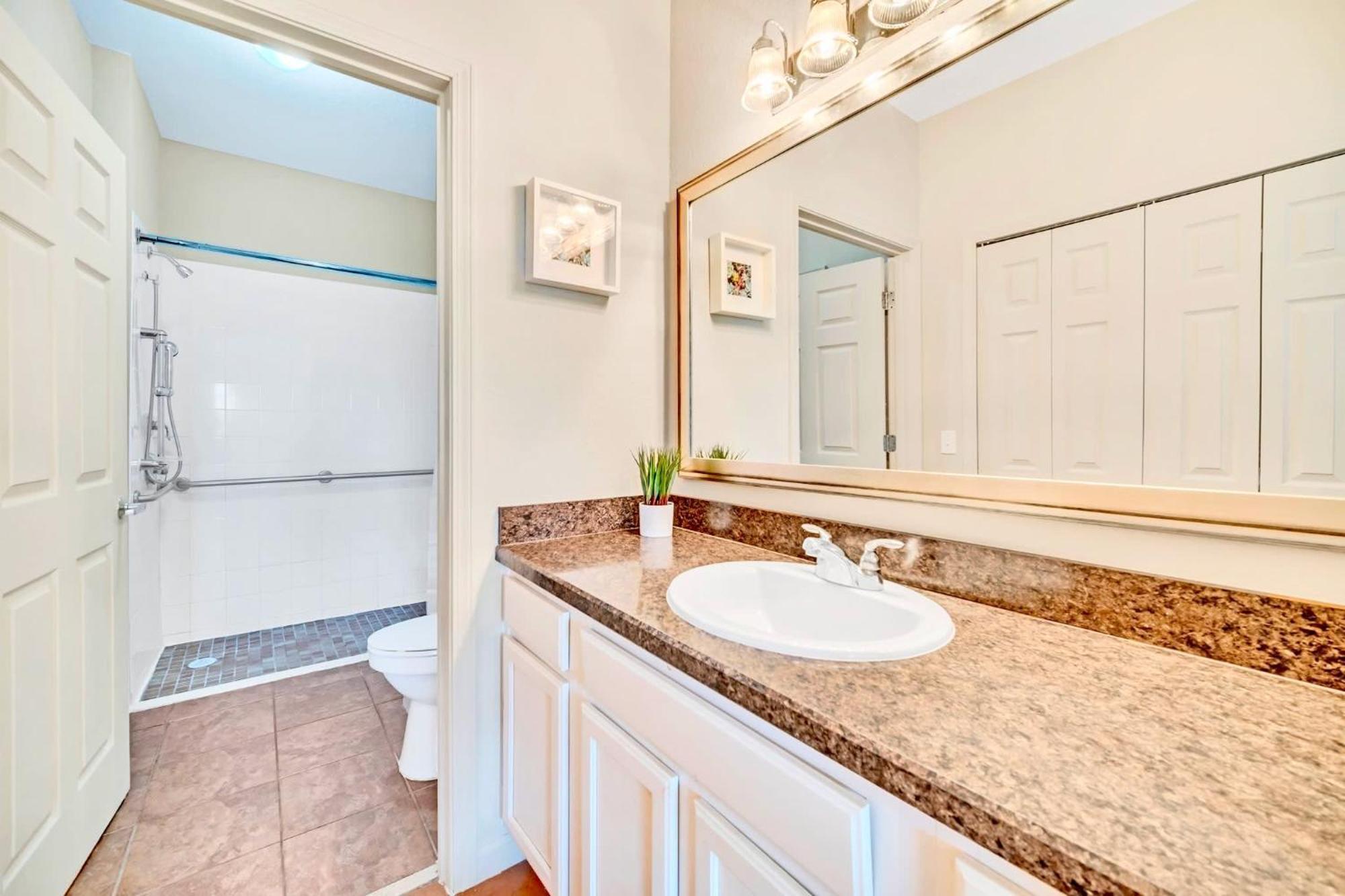 Spacious 2Br Condo With Pool & Hot Tub, Near Disney! Orlando Dış mekan fotoğraf